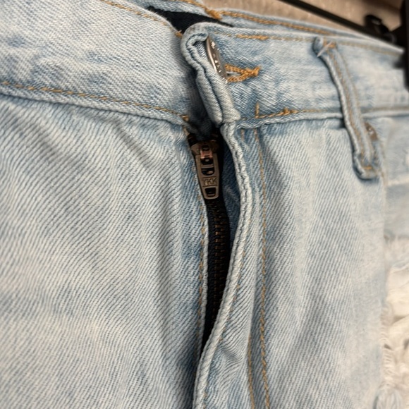 Aero women’s shorts mom short high waisted light wash distressed size 8 - Picture 2 of 7